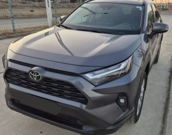 ToyotaRAV 4