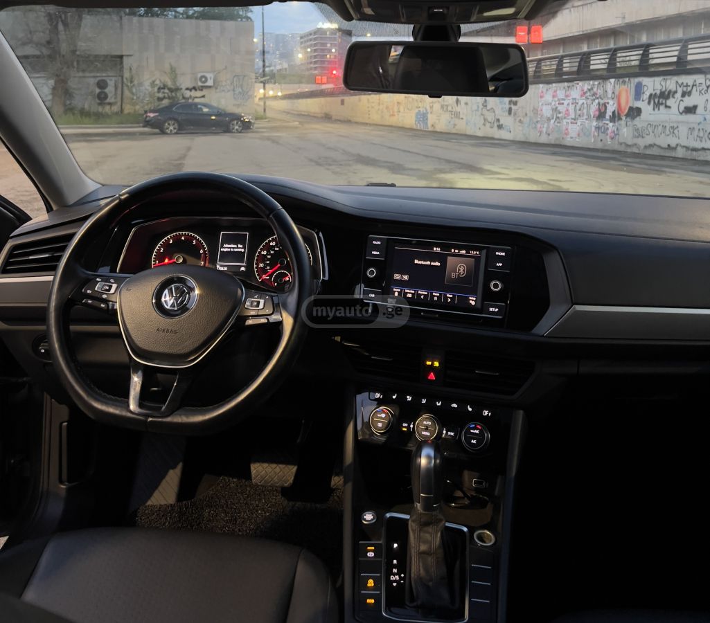 Volkswagen Jetta - фото 5