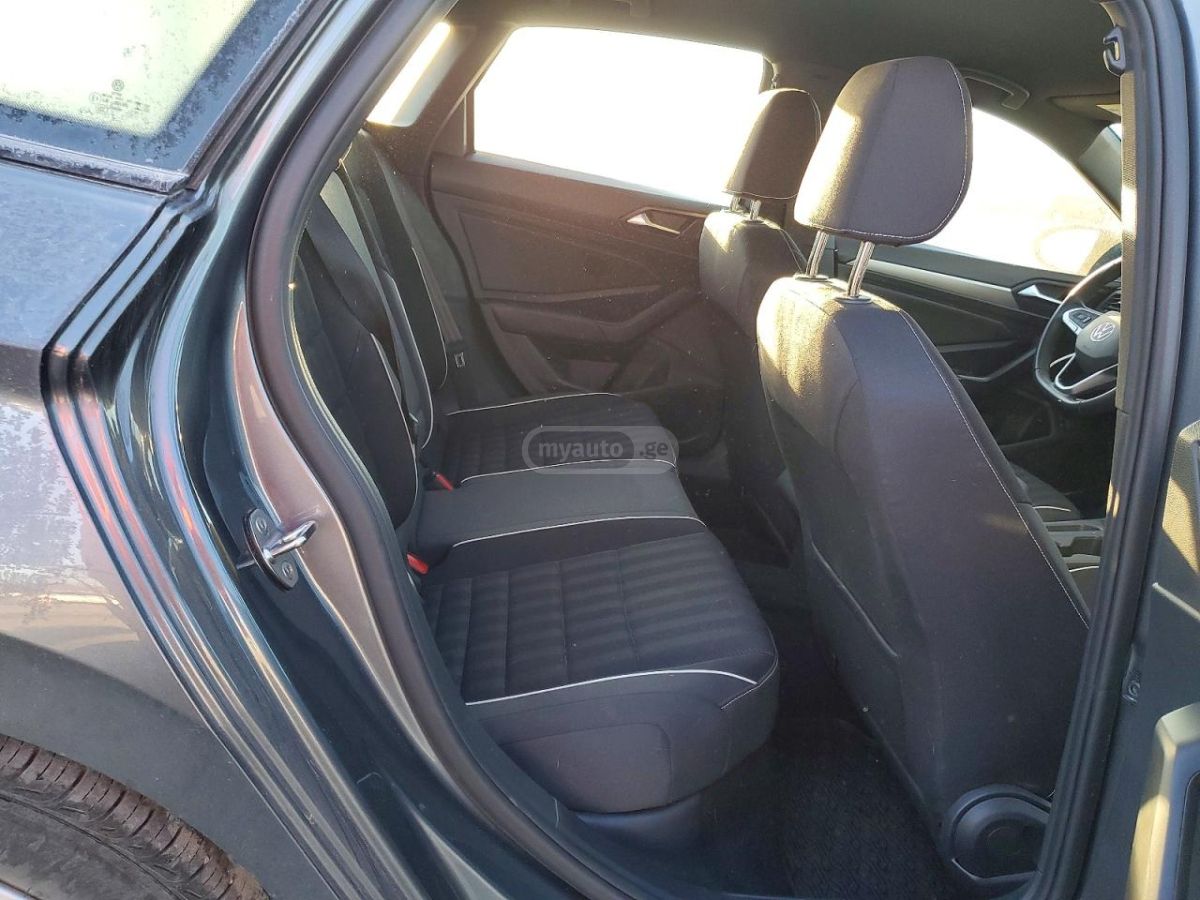 Volkswagen Jetta - фото 10