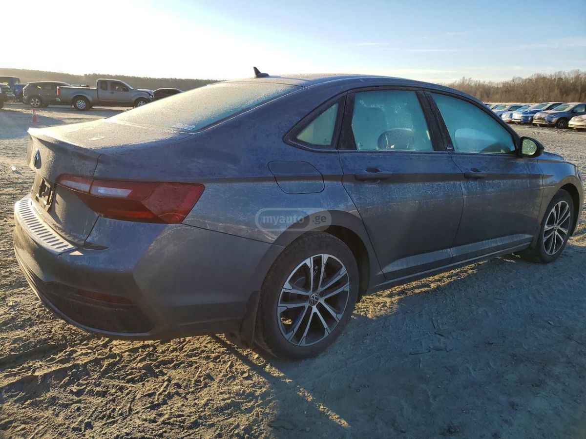 Volkswagen Jetta - фото 3