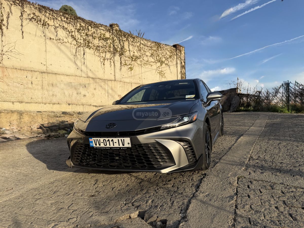 Toyota Camry - фото 8