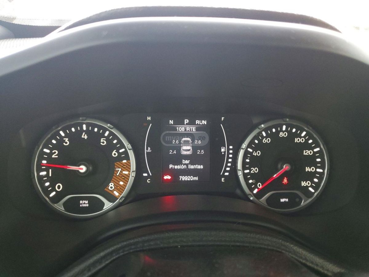 Jeep Renegade - фото 7