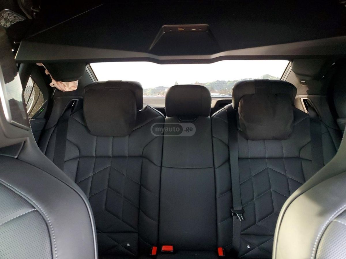 BMW 760 2025 — миниатюра 10