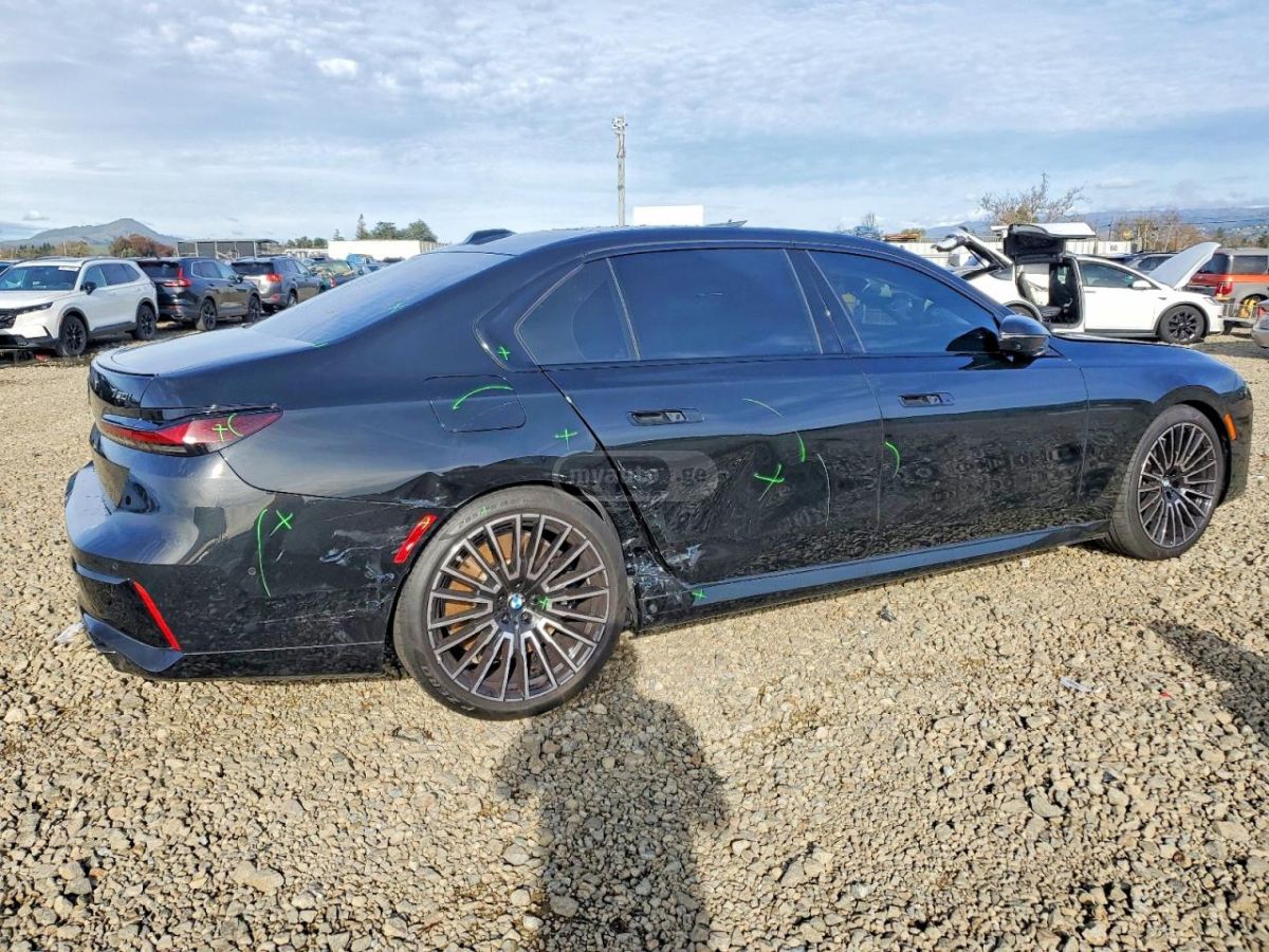 BMW 760 2025 — миниатюра 2