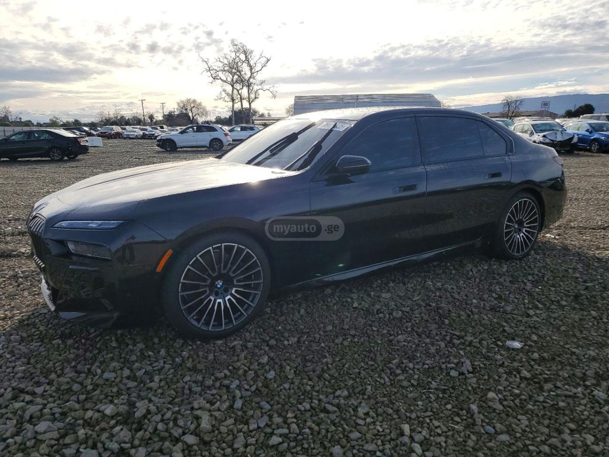 BMW 760 2025 — миниатюра 4