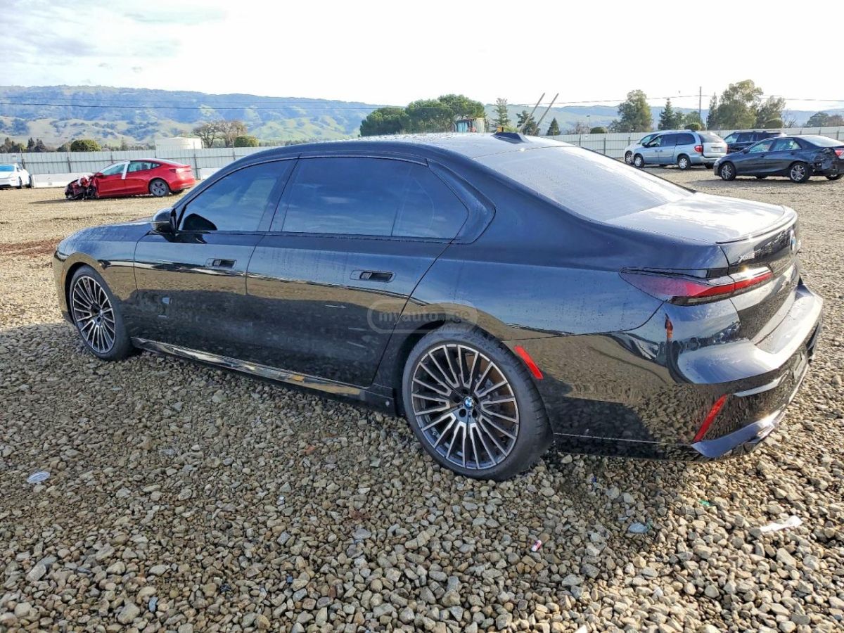 BMW 760 2025 — миниатюра 5