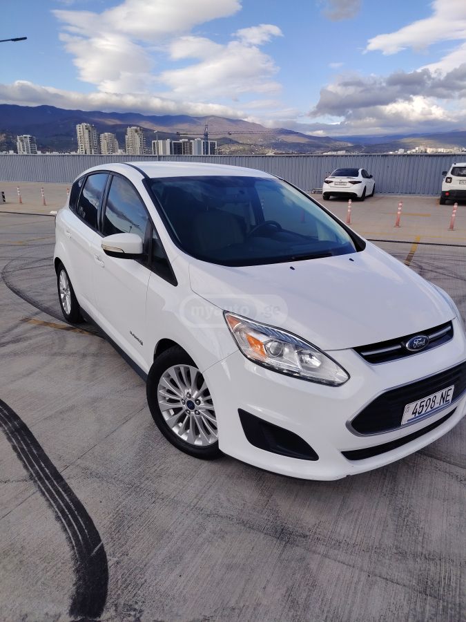 Ford C-MAX - фото 9