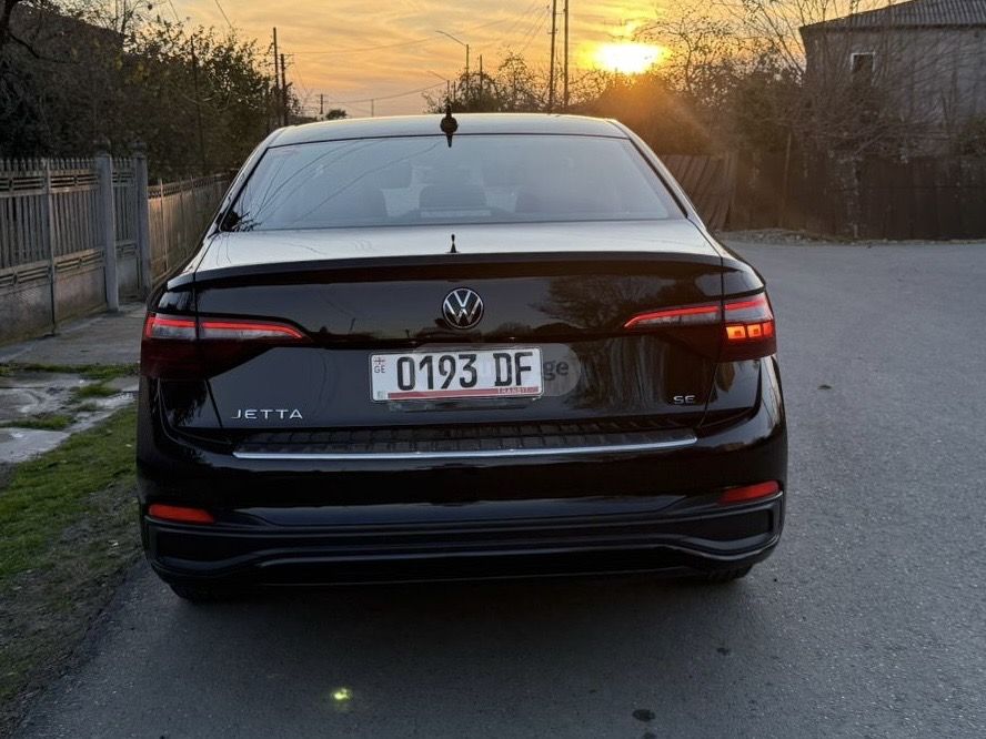 Volkswagen Jetta - фото 2