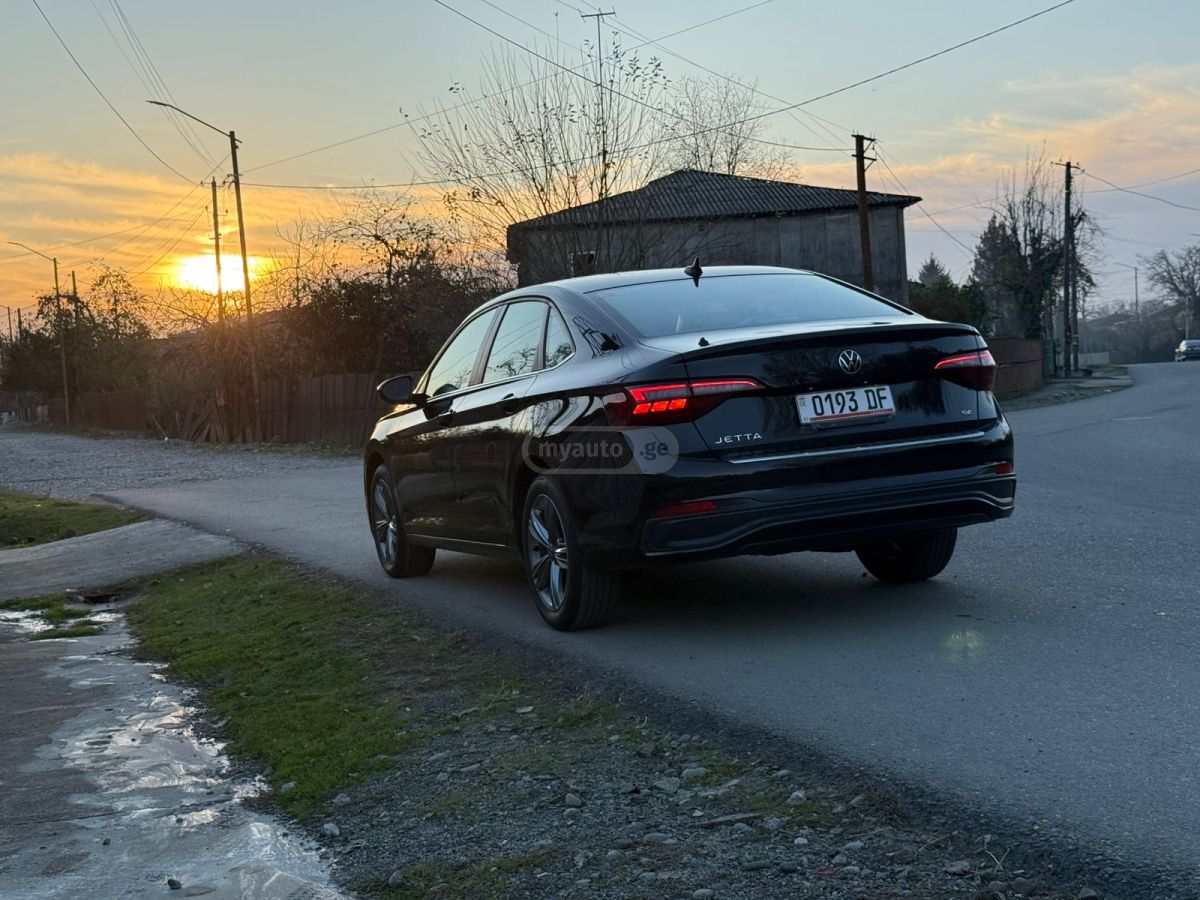 Volkswagen Jetta - фото 6