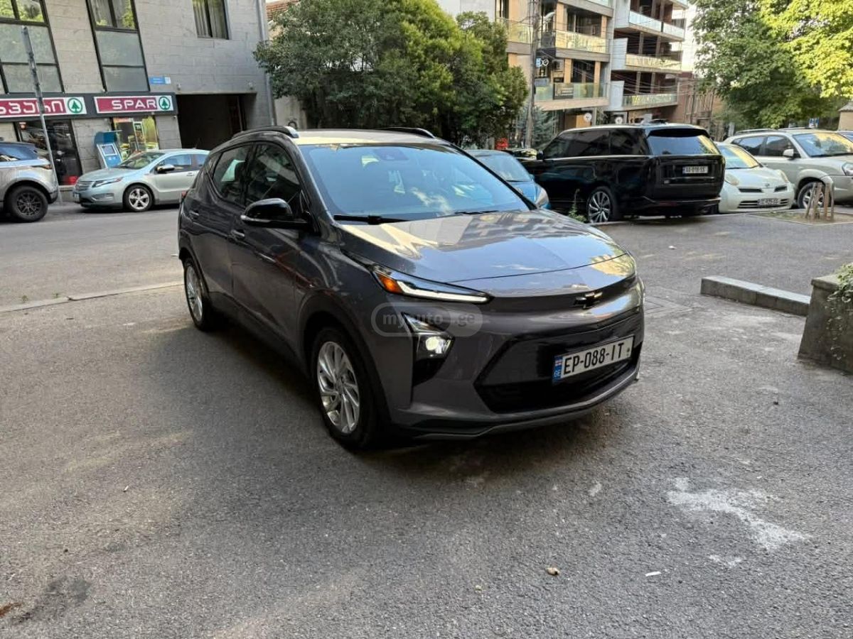 Chevrolet Bolt EUV - фото 1