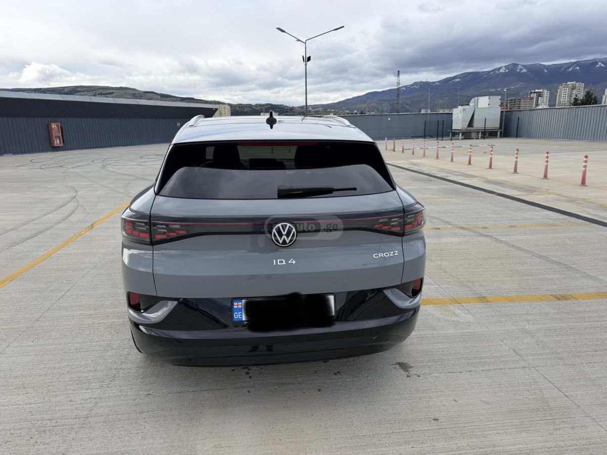 Volkswagen ID 4 - фото 6