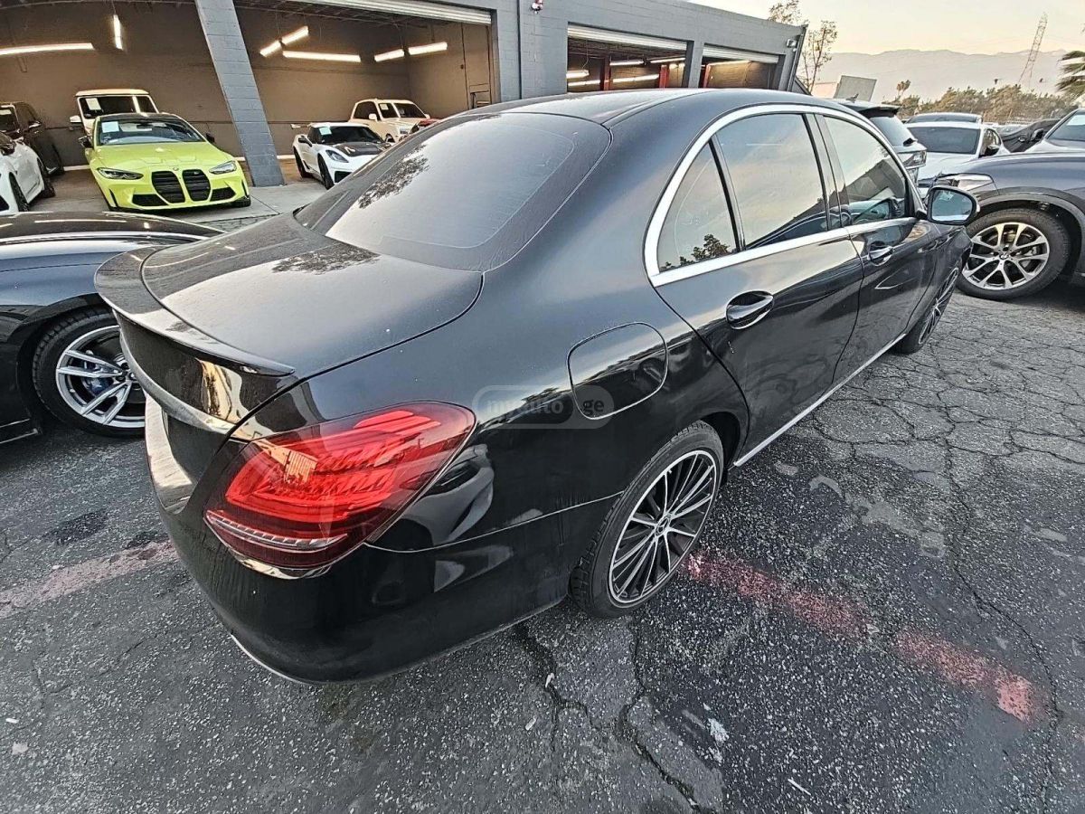 Mercedes-Benz C 300 - фото 3