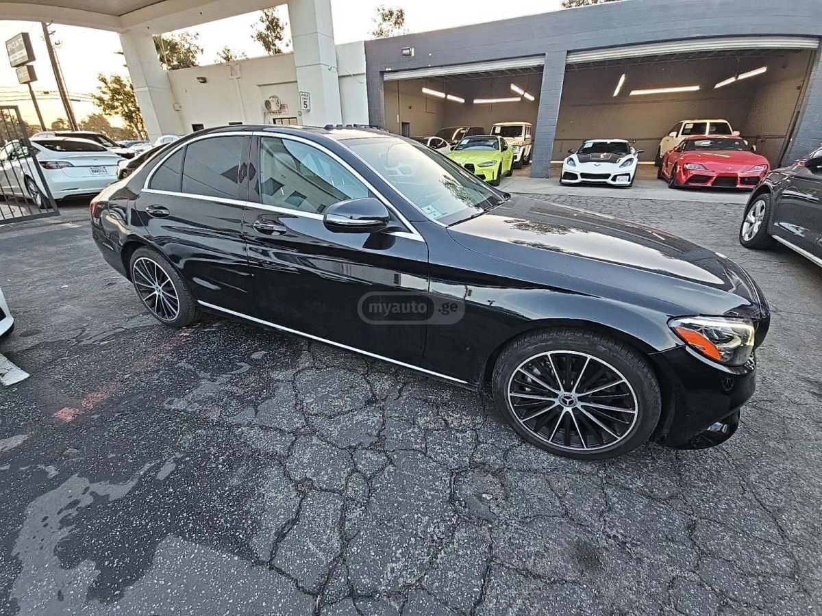 Mercedes-Benz C 300 - фото 4