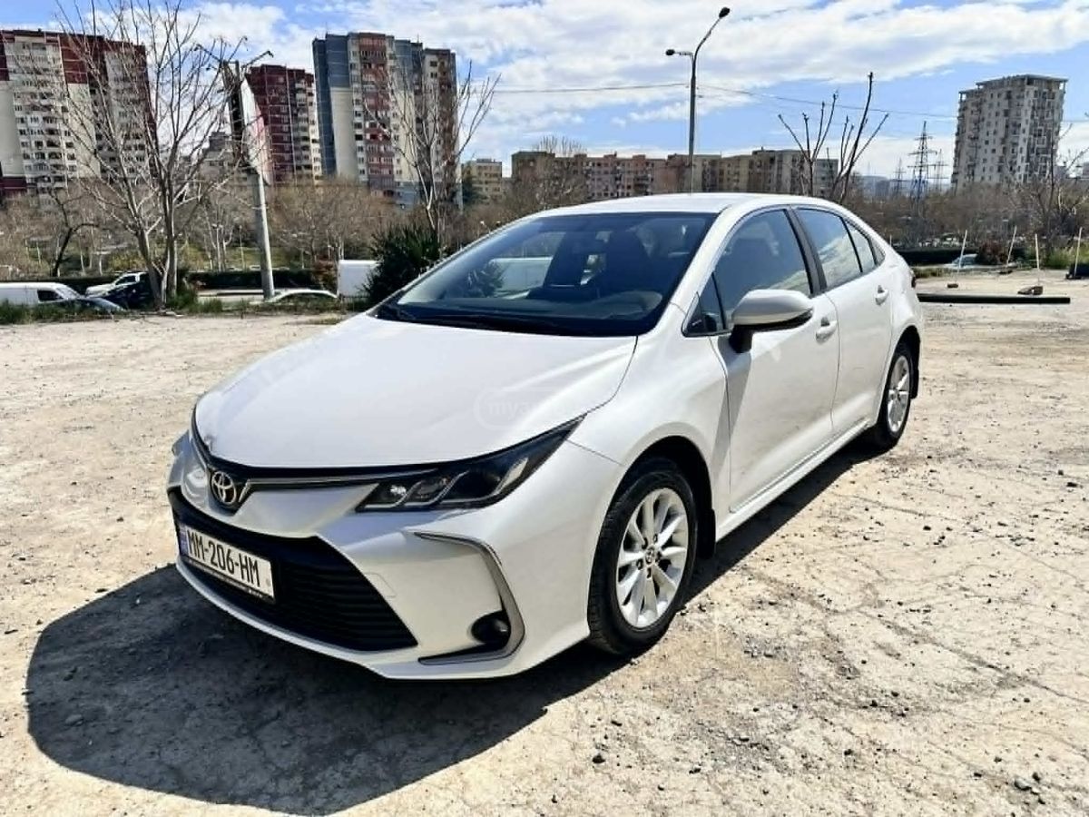 Toyota Corolla - фото 1