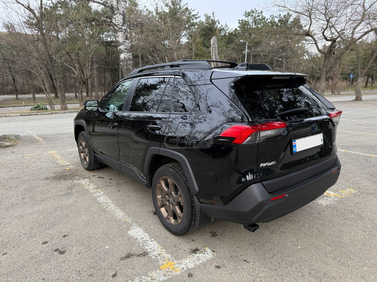 Toyota RAV 4 - фото 4