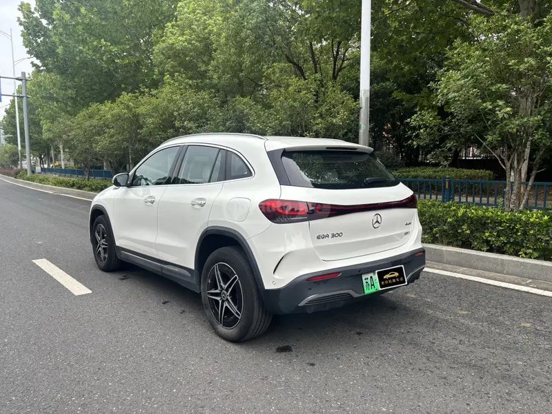 Mercedes-Benz EQA 300 2022 — миниатюра 4