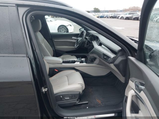 Audi E-TRON CHRONOS QUATTRO — миниатюра 8