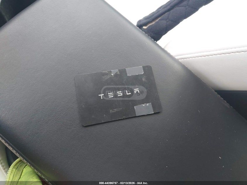 Tesla Model 3 - фото 11
