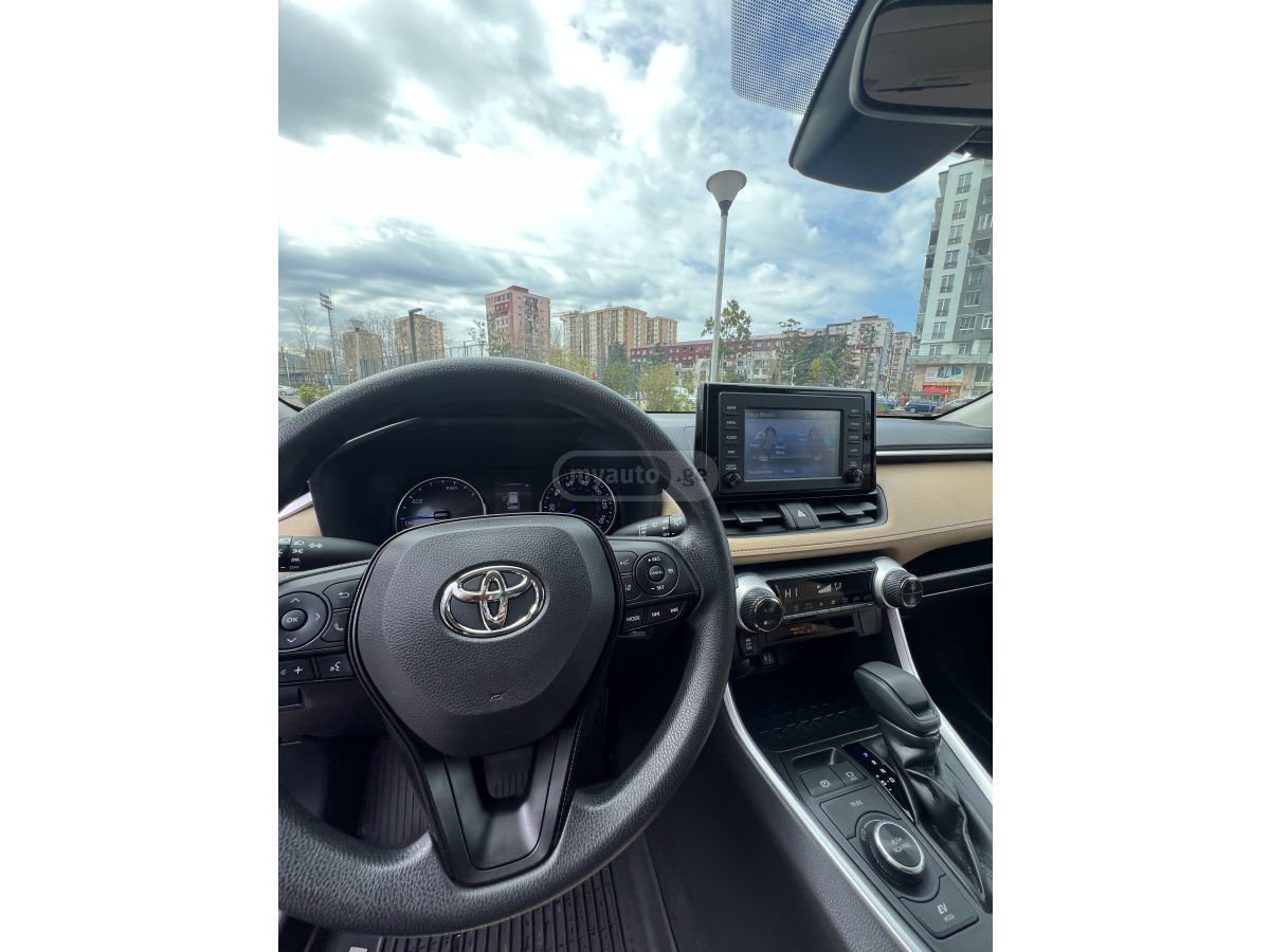 Toyota RAV 4 - фото 7