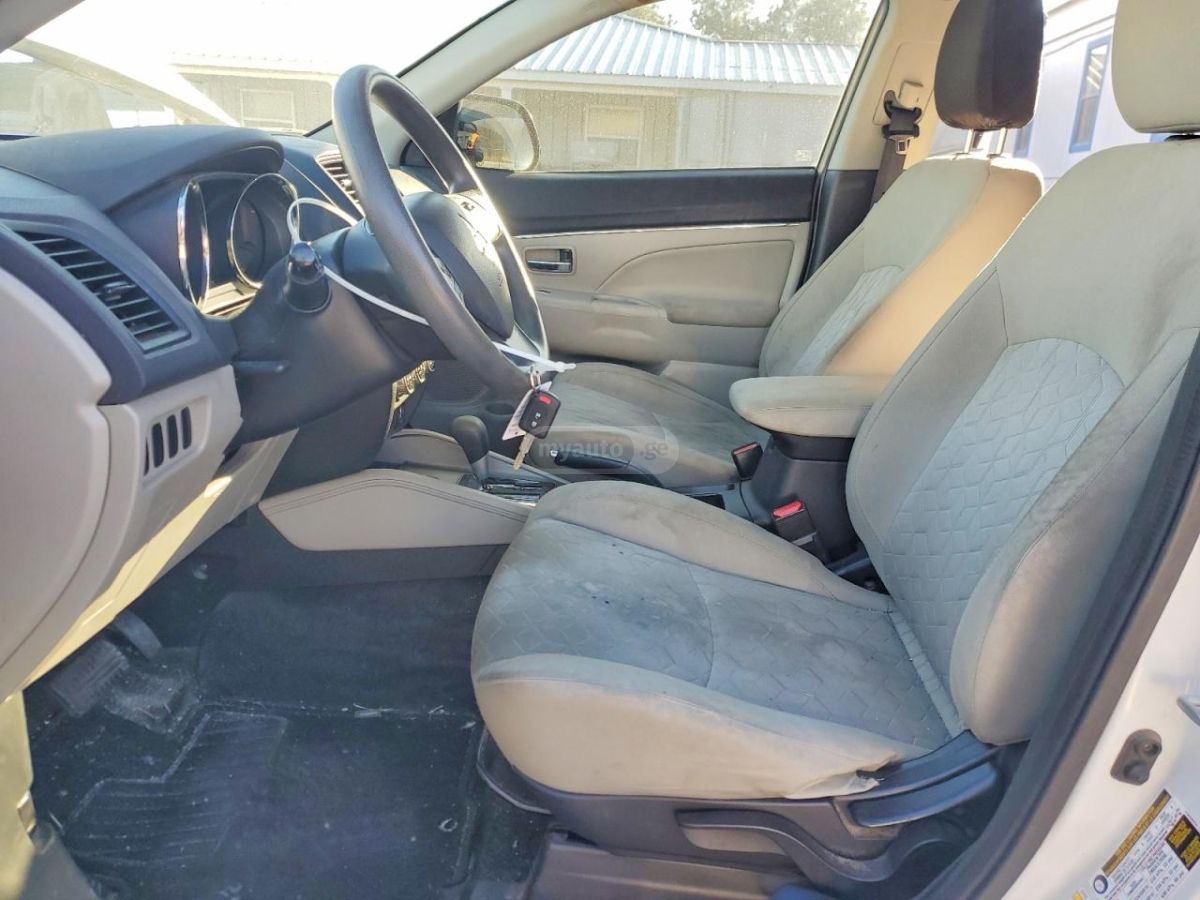 Mitsubishi Outlander - фото 7