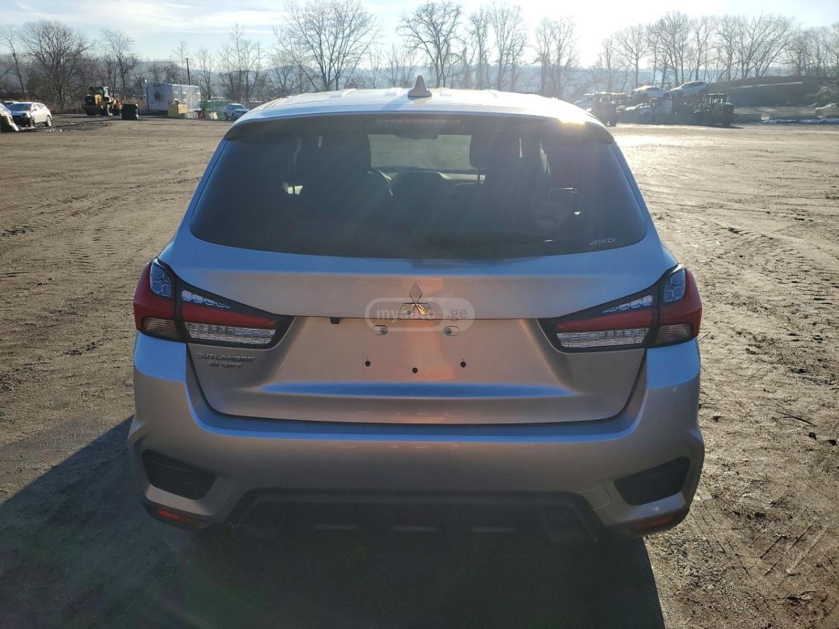 Mitsubishi Outlander - фото 6