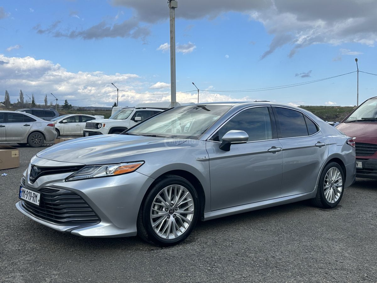 Toyota Camry - фото 3
