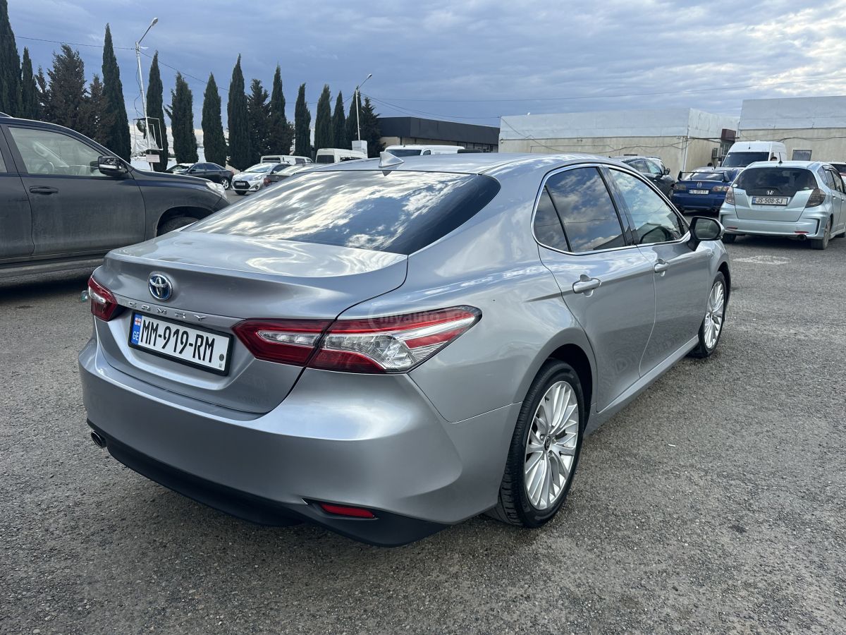 Toyota Camry - фото 4