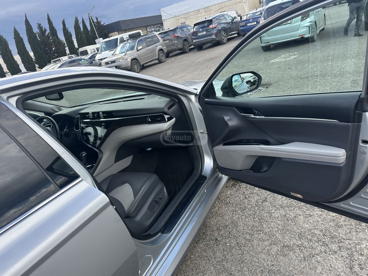 Toyota Camry - фото 7