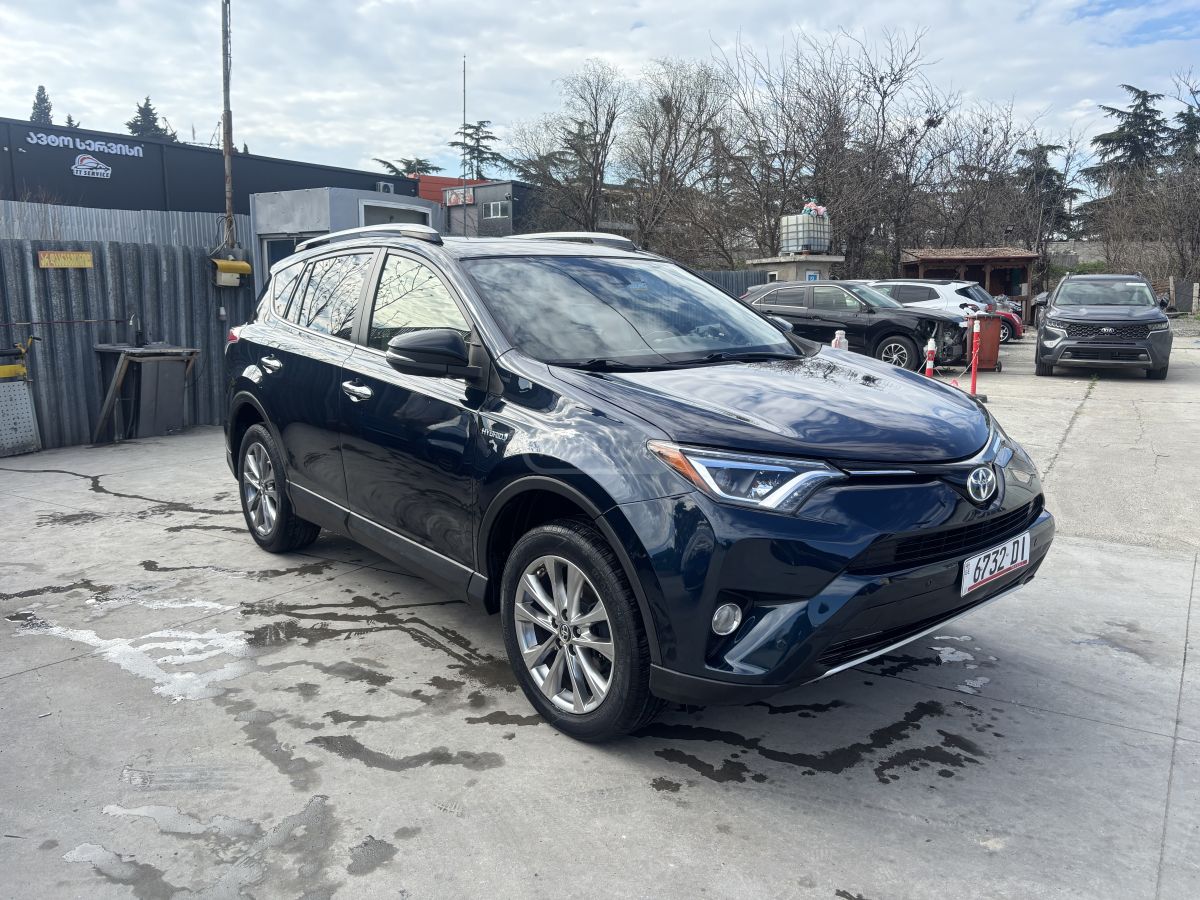 Toyota RAV 4 - фото 1