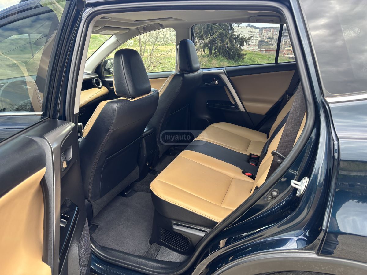 Toyota RAV 4 - фото 7