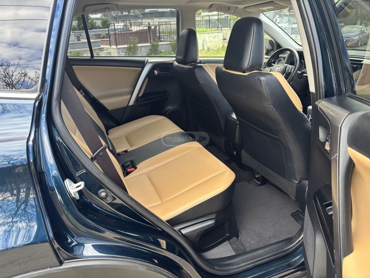Toyota RAV 4 - фото 8