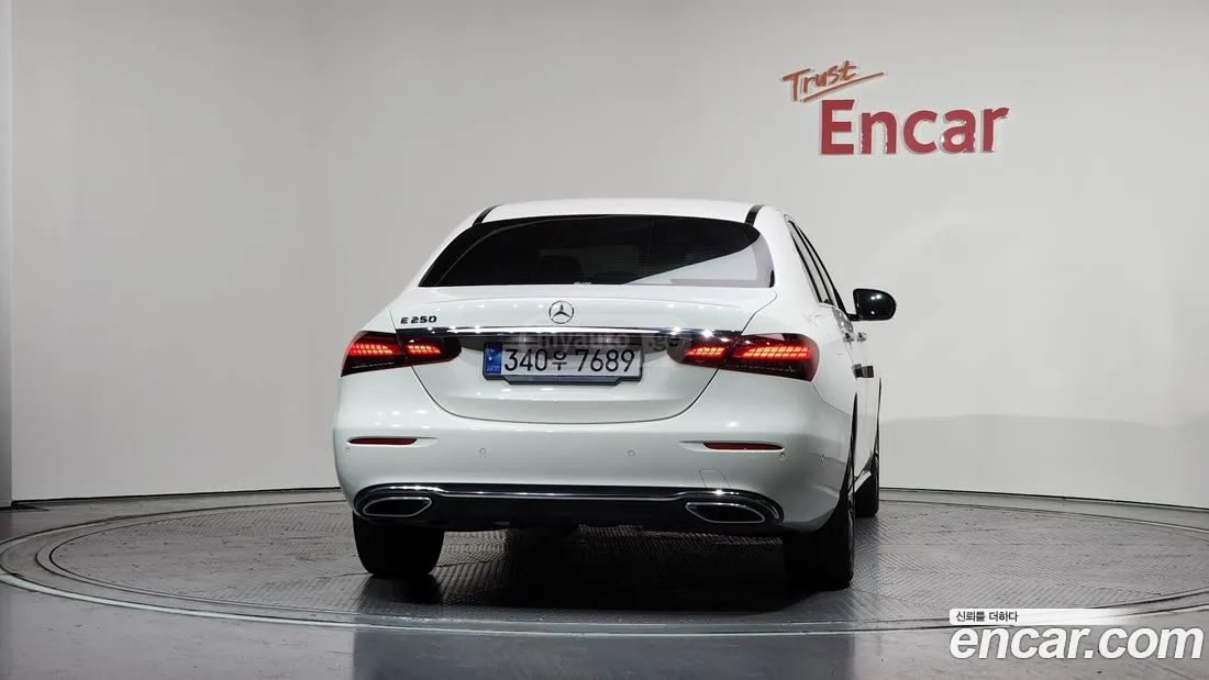 Mercedes-Benz E 63 AMG 2021 — миниатюра 4