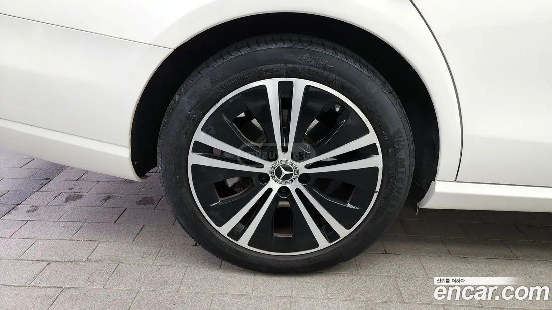 Mercedes-Benz E 63 AMG 2021 — миниатюра 5