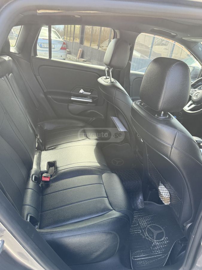 Mercedes-Benz Base GLA 250 4dr All-Wheel Dri — миниатюра 5