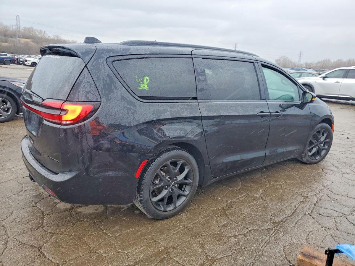 Chrysler Pacifica 2024 — миниатюра 3