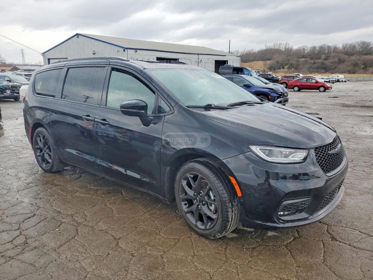 Chrysler Pacifica 2024 — миниатюра 4