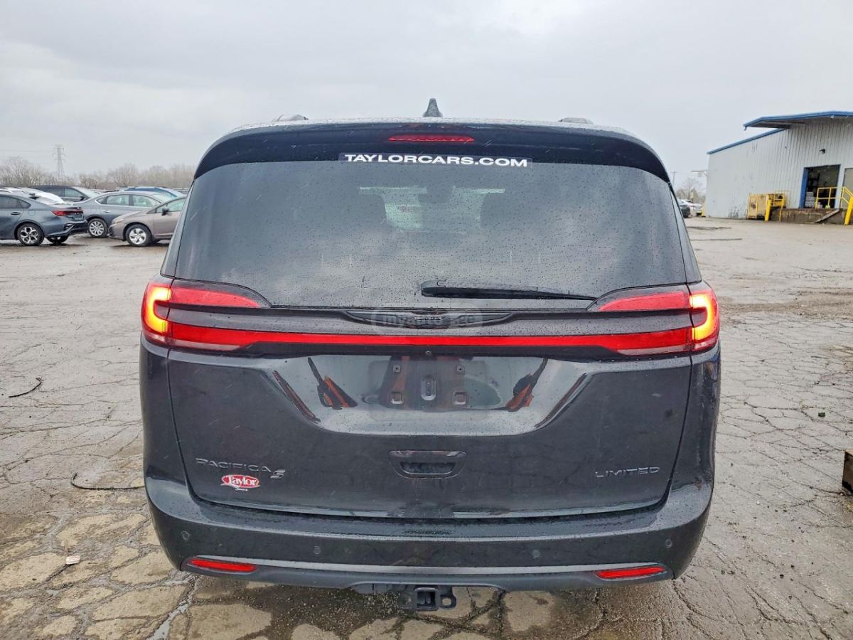 Chrysler Pacifica 2024 — миниатюра 6