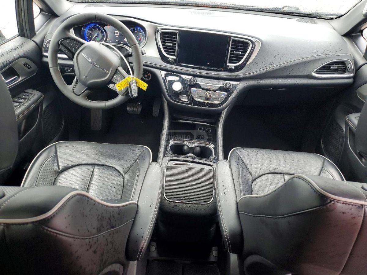 Chrysler Pacifica 2024 — миниатюра 8