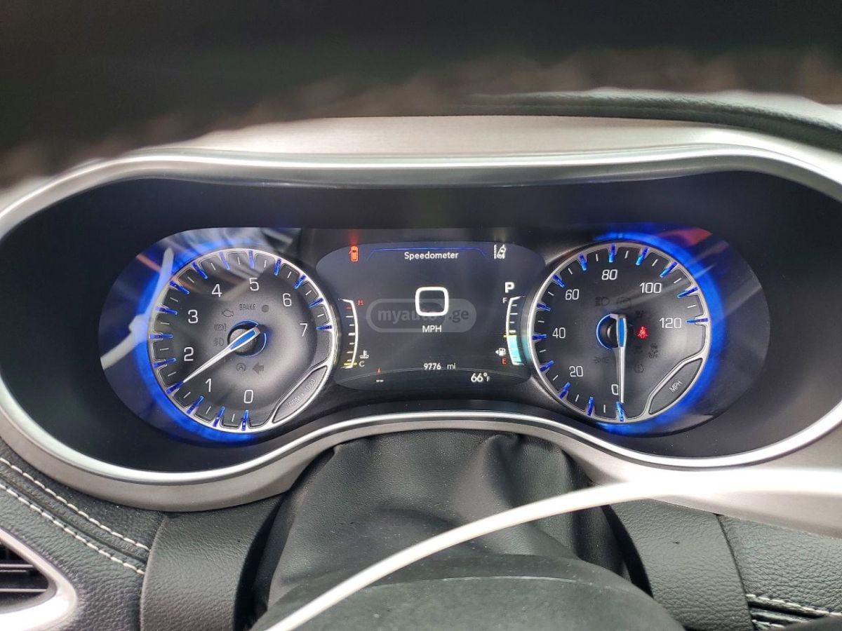 Chrysler Pacifica 2024 — миниатюра 9