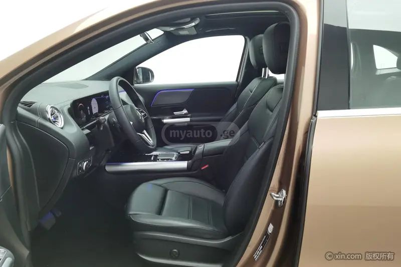 Mercedes-Benz EQA 300 2022 — миниатюра 11