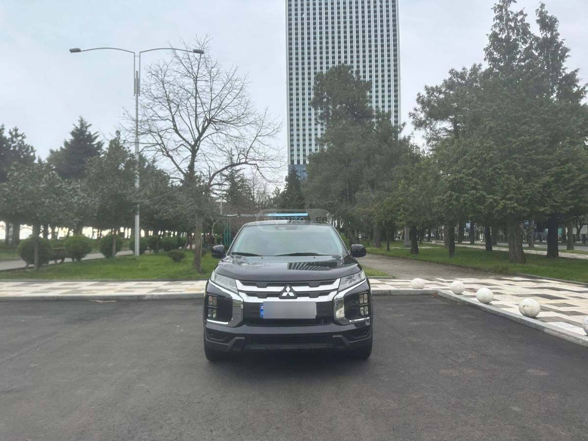 Mitsubishi Outlander Sport - фото 1