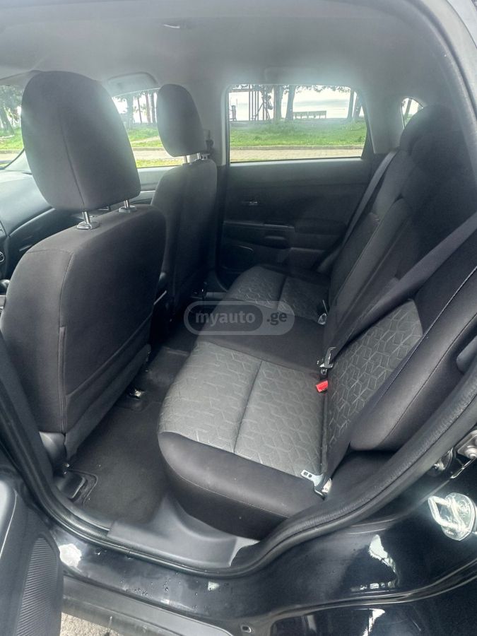 Mitsubishi Outlander Sport - фото 8