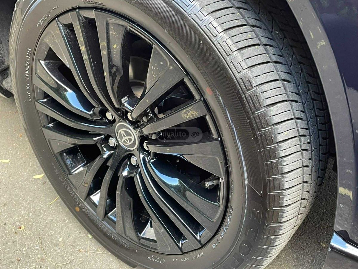 Toyota Nightshade 4dr All-Wheel Drive — миниатюра 10