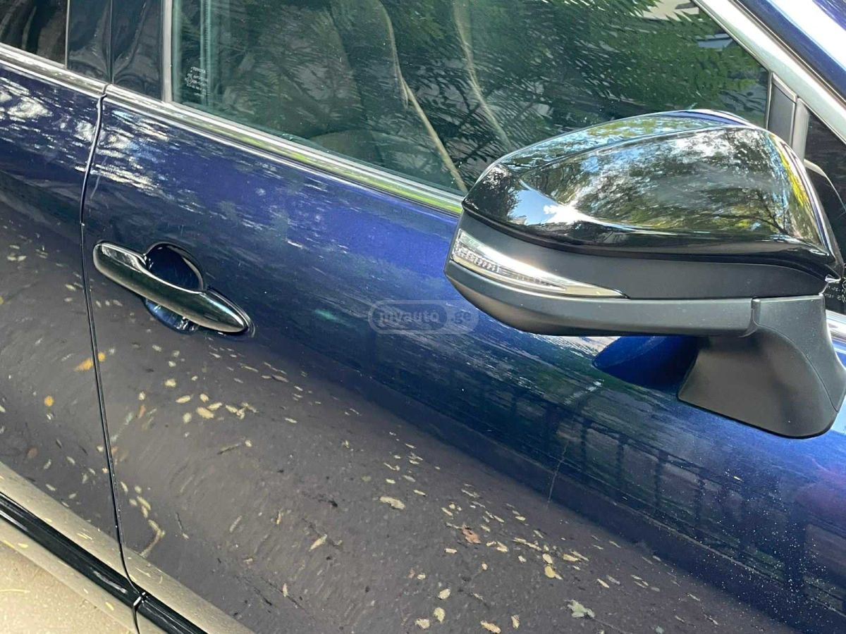 Toyota Nightshade 4dr All-Wheel Drive — миниатюра 14