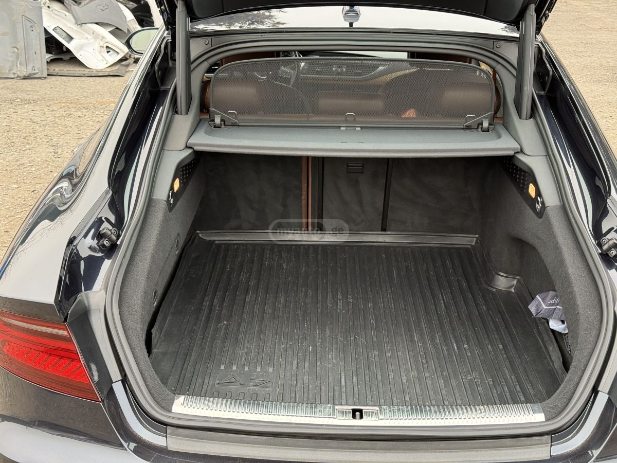 Audi A7 - фото 12