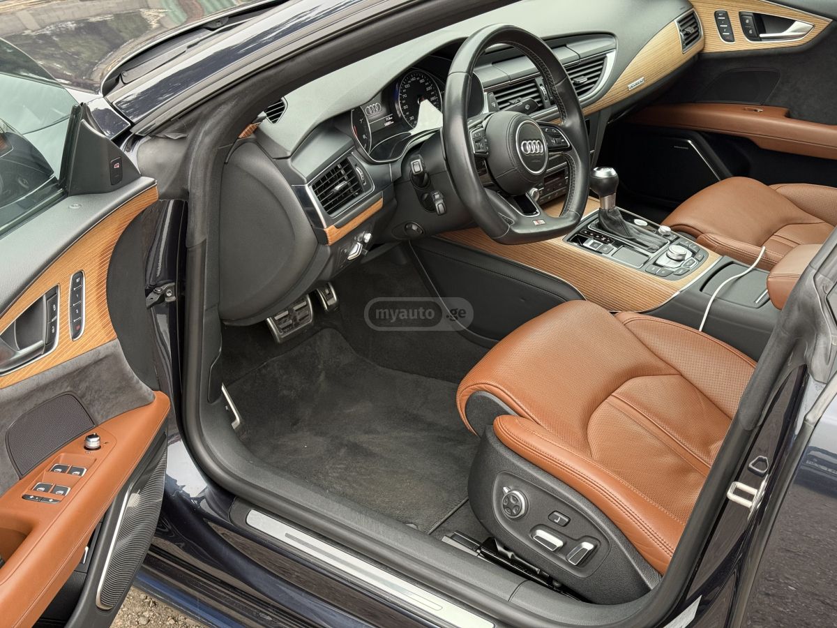 Audi A7 - фото 7