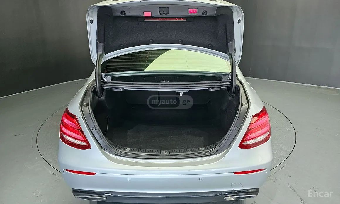 Mercedes-Benz E 250 2020 — миниатюра 14