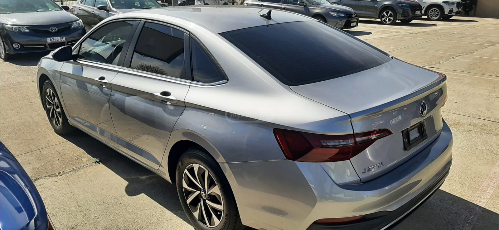 Volkswagen Jetta - фото 4