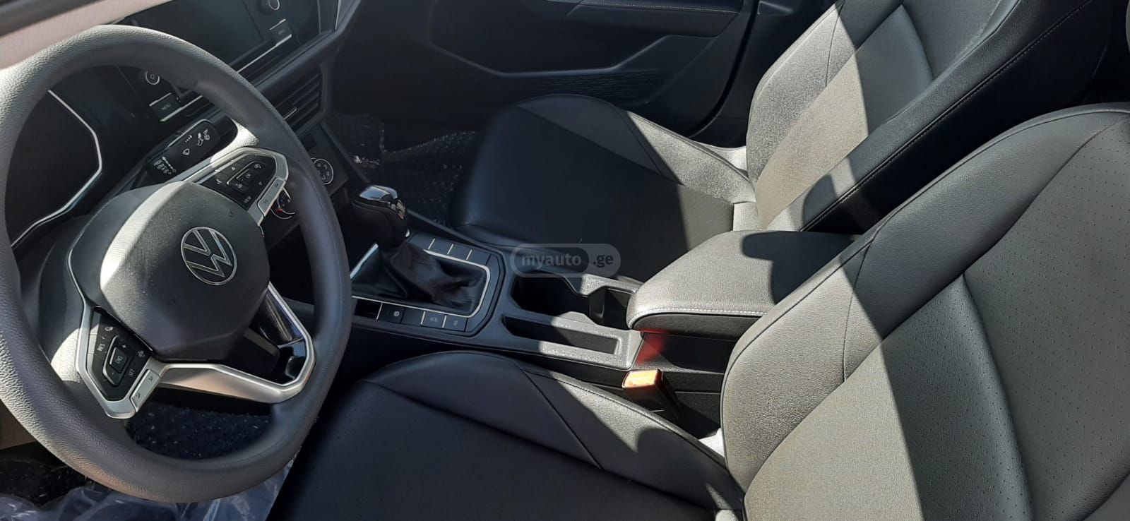 Volkswagen Jetta - фото 6