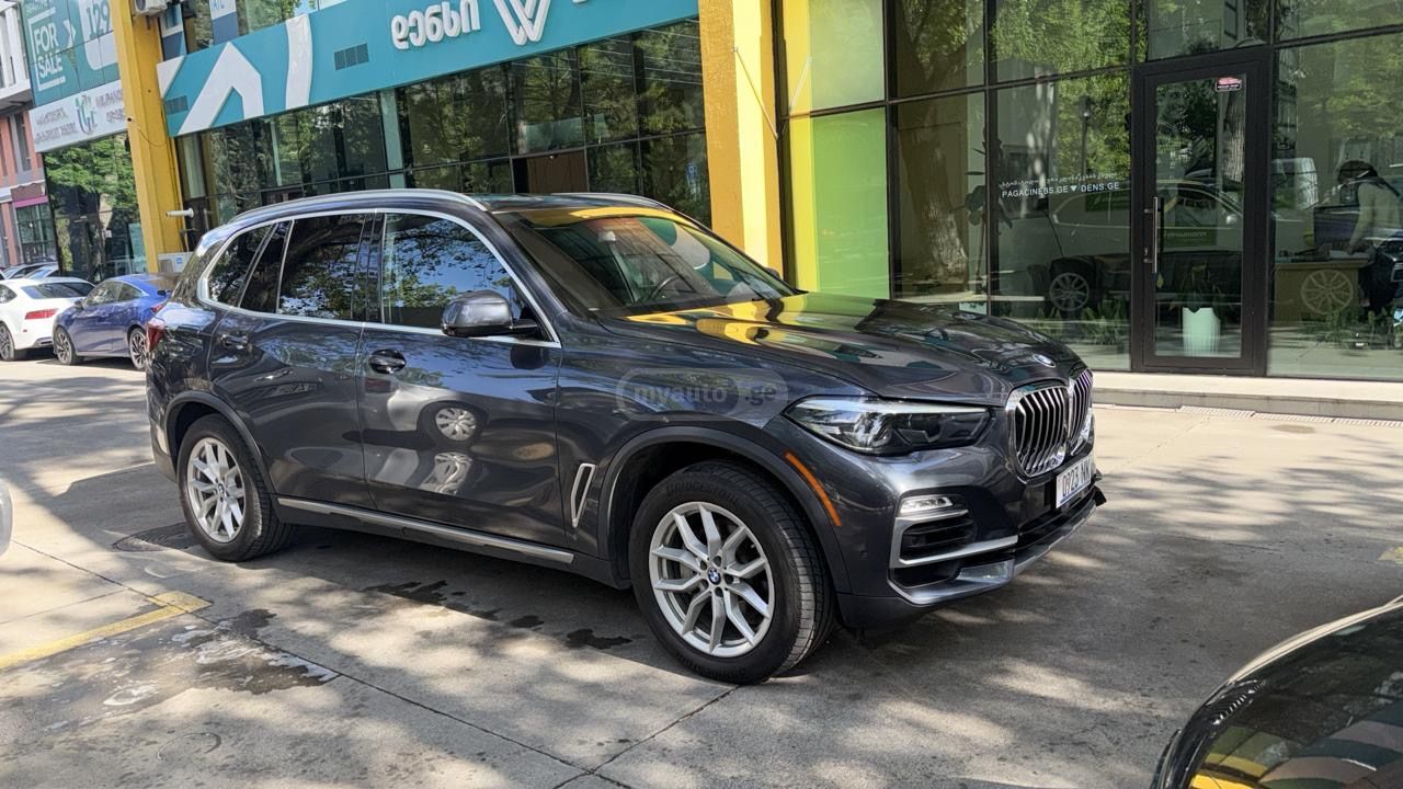 BMW X5 - фото 1